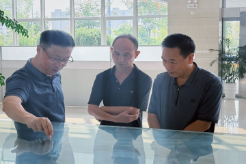 云南省昭通市政协赴微扑克俱乐部集团调研 深刻调查智能制作与5G利用成就