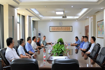市总工会党组书记、、常务副主席王耀武来ATG公司为一线职工送夏季清冷