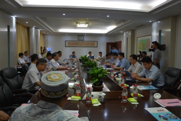 省人大常委会副主任詹夏来莅临微扑克俱乐部集团调研领导